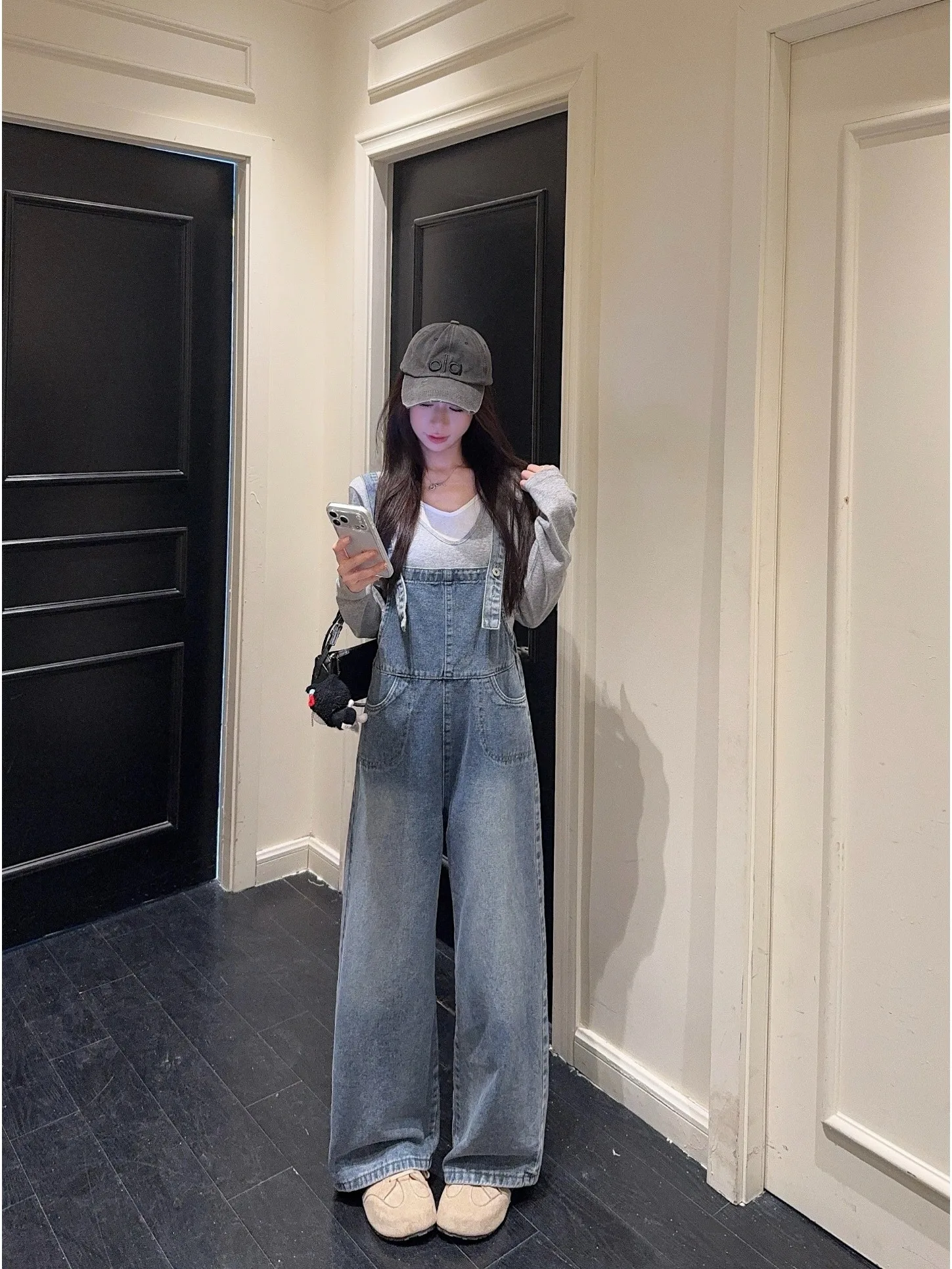 

Fashionable High Waist Wide Leg Denim Overalls Women's Spring 2026 New Style Casual Leisure Blue Cotton Polyester Blend