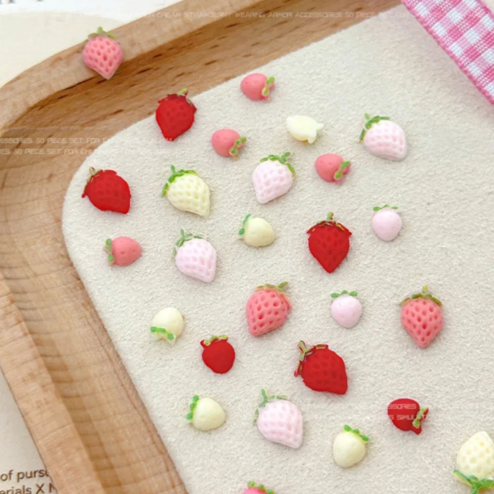 50 sztuk Mix rozmiarów symulowane śliczne truskawkowe ozdoby do paznokci Mix wielokolorowe truskawkowe dekoracje z żywicy na akcesoria do Manicure