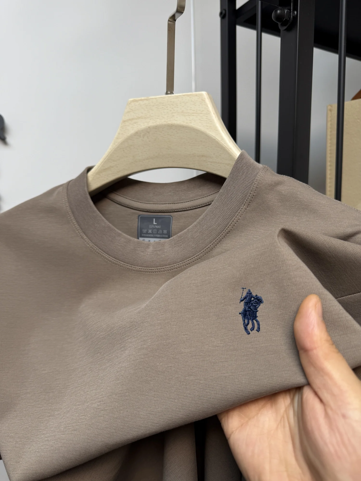 Camiseta de manga corta con cuello redondo para hombre, marca de lujo, moda de verano, diseño clásico con bordado de poni, top informal transpirable de algodón