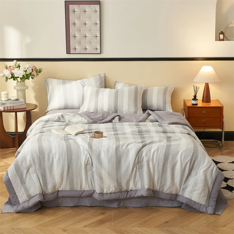 

Retro Fashion Embroidered Washed Summer Quilt Luxury Mulberry Silk Fill Comfortable and Soft Breathable Cooling Technology Quilt