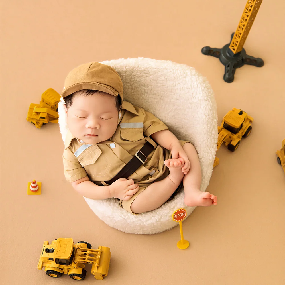 Engineer Theme Newborn Photography Outfit Baby Boy Khaki Workwear Style Romper with Cap Set Studio Photoshoot Clothes for Infant