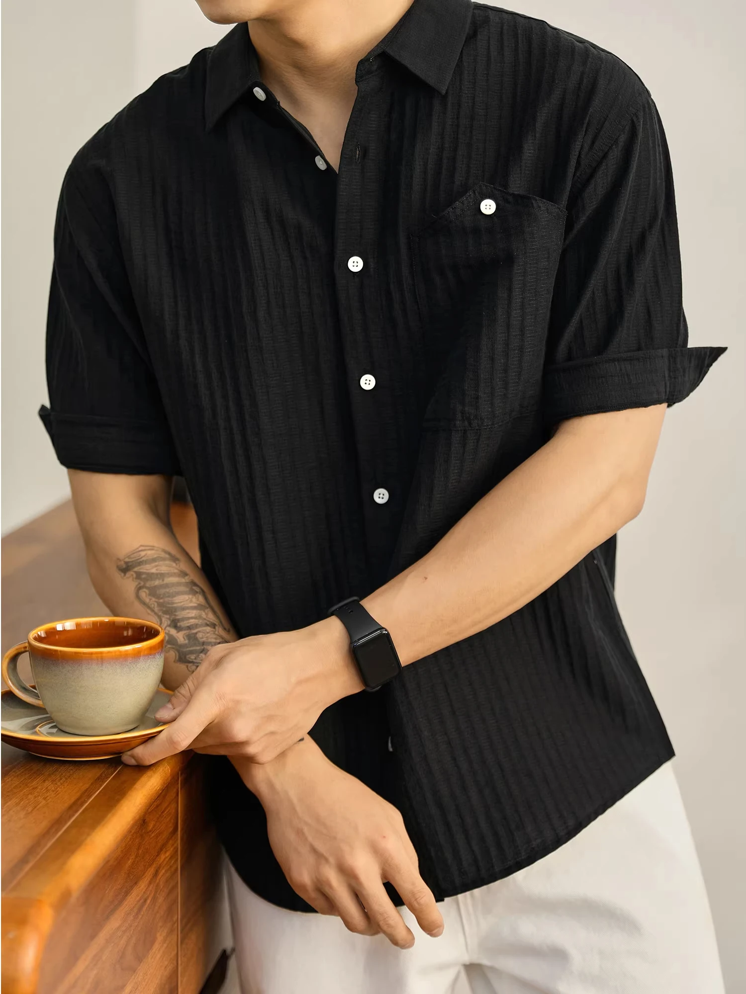 

Мужская модная дышащая рубашка большого размера с коротким рукавом, с пузырчатой текстурой, стандартного кроя, летняя, повседневная, хлопковая.