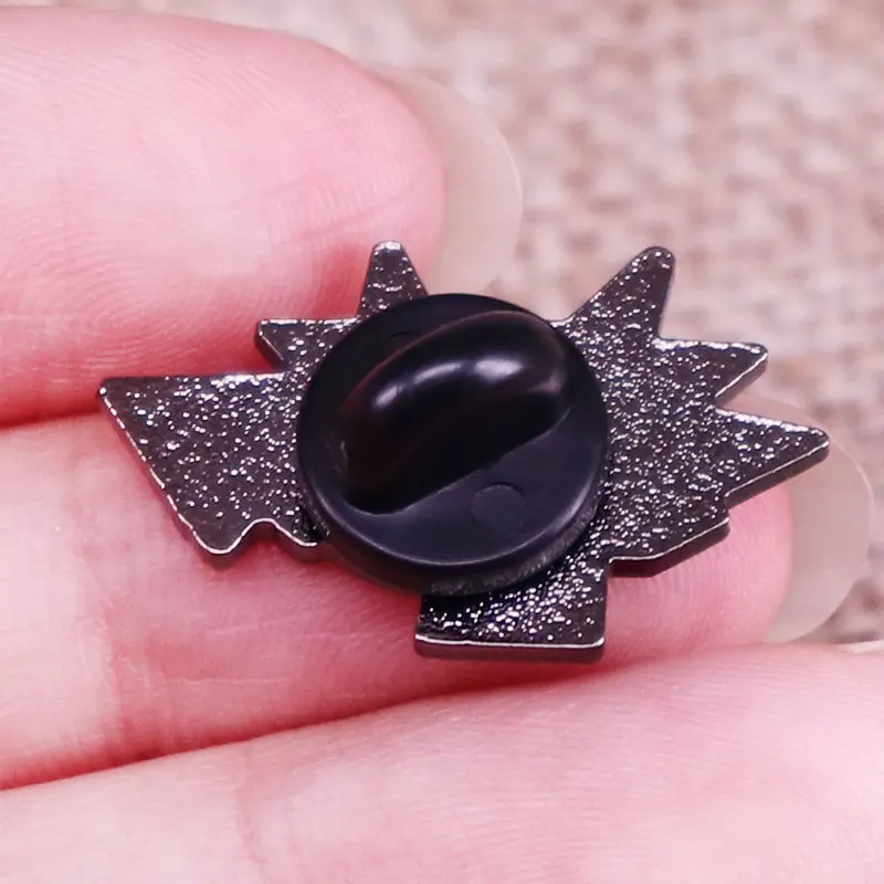 الأحمر الذئب المينا دبابيس الفضاء ذئب ظهره التلبيب دبوس قميص حقيبة شارة مجوهرات هدية للأصدقاء