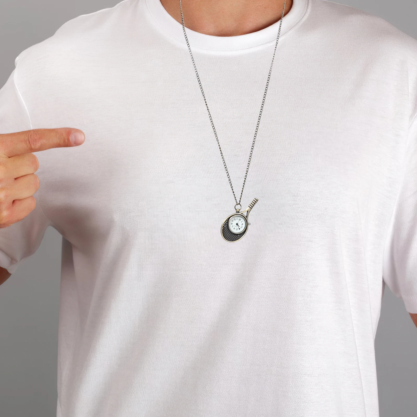 

Vintage Pocket For Men Women Retro Embossed Racket Design Quartz Movement Glass Alloy Wear Resistant Fashion Accessory Gift