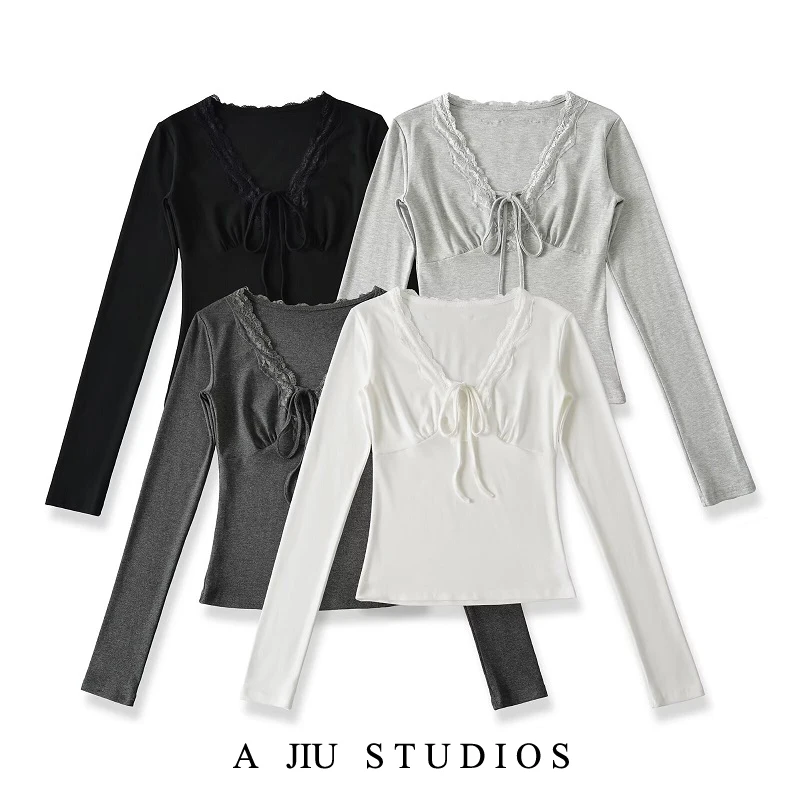 Seksowna koronkowa bluzka z dekoltem w serek, dopasowany krój, modelująca talię, idealna jako bielizna lub top pod spódnicę.