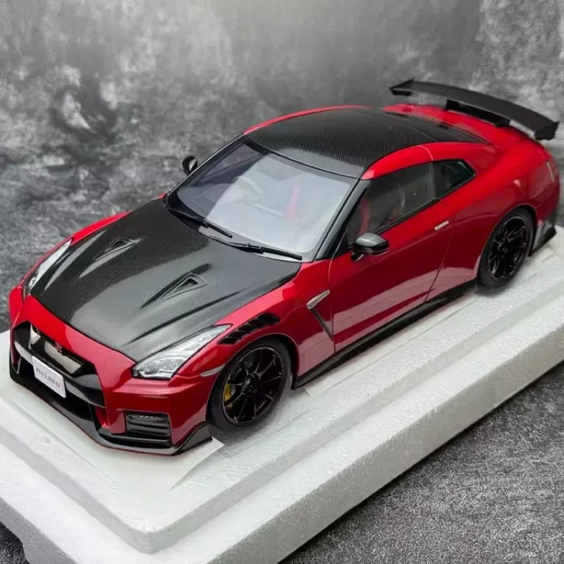 AUTOart 1/18 Nissan GT-R (R35) 2022 alloy simulation model, children's collection of decorative toys, holiday gifts for friends.