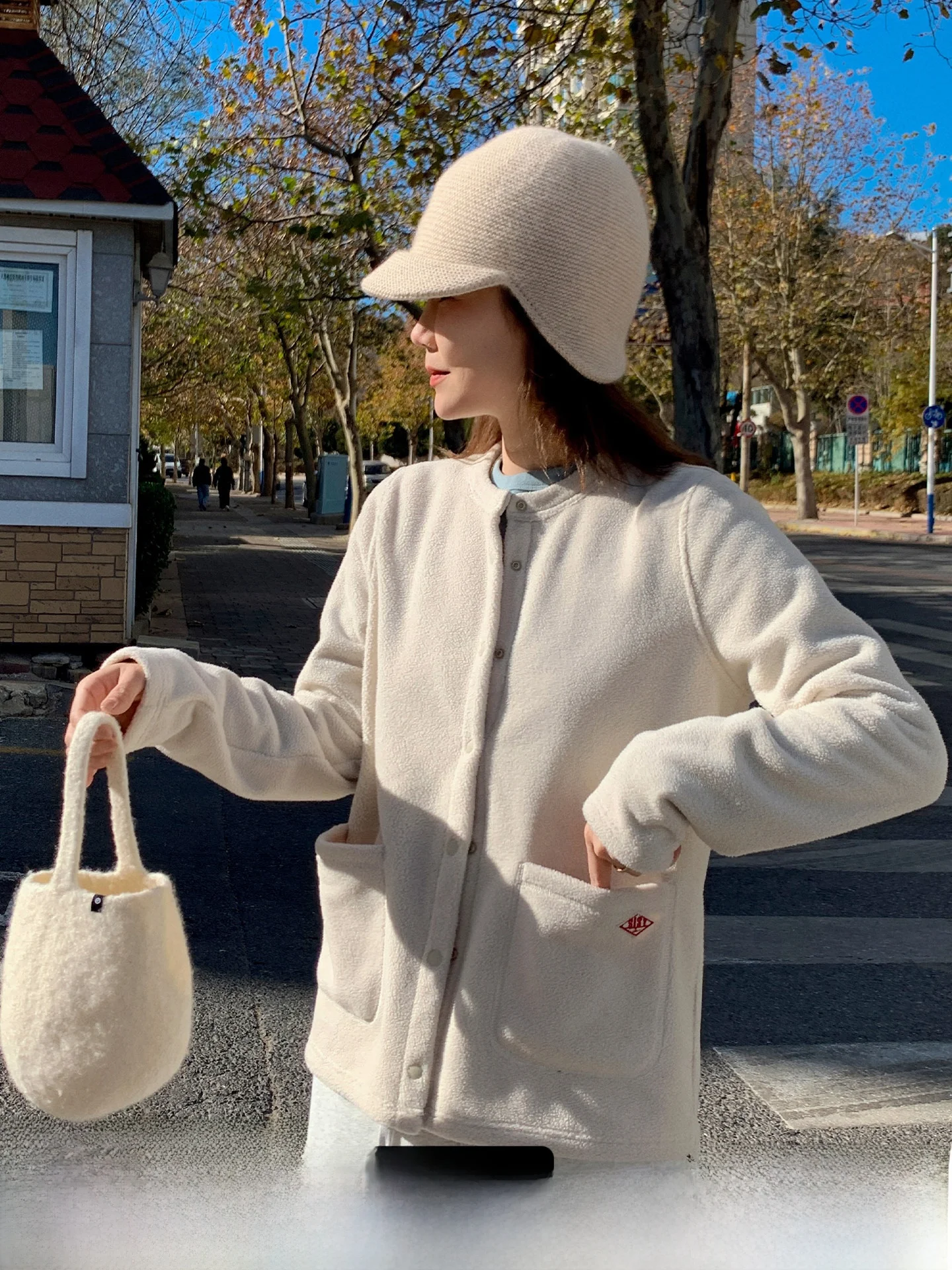 

Женская куртка Liberlin Sisy с узором «Сыр», свободного кроя, круглой горловиной, разноцветная, для повседневной носки, спортивная, длинная, на пуговицах...