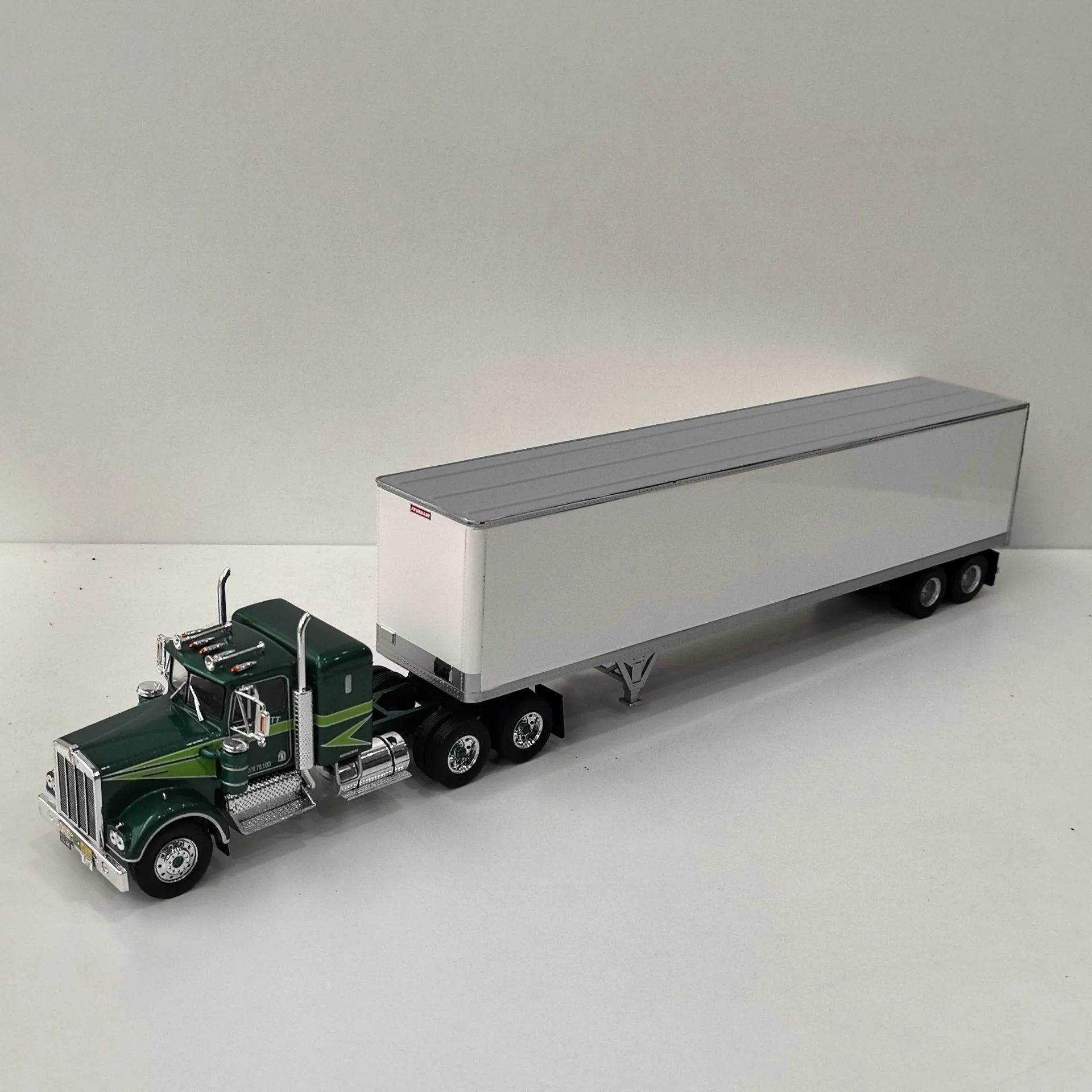 Diecast IXO 1/43 escala Kenworth W900A 1976 Kenworth Tractor camión modelo cabeza cuerpo de aleación aleación de plástico coche modelo juguete coleccionable