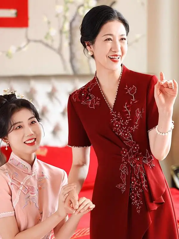 

Элегантное свадебное платье средней длины для матерей невесты с коротким рукавом, цветочным принтом и низким разрезом, из полиэфирного волокна