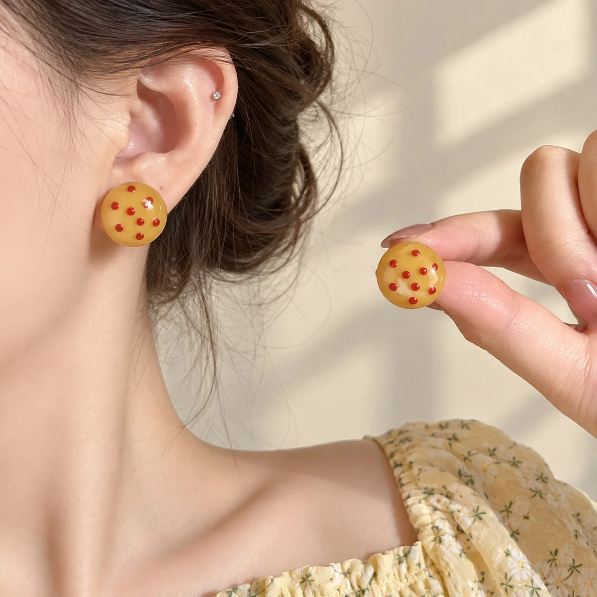 New Fashion Colored Acrylic Sweet Design Polka Dot Circular Stud Earrings for Women Novelty Jewelry in Assorted Colors Gift