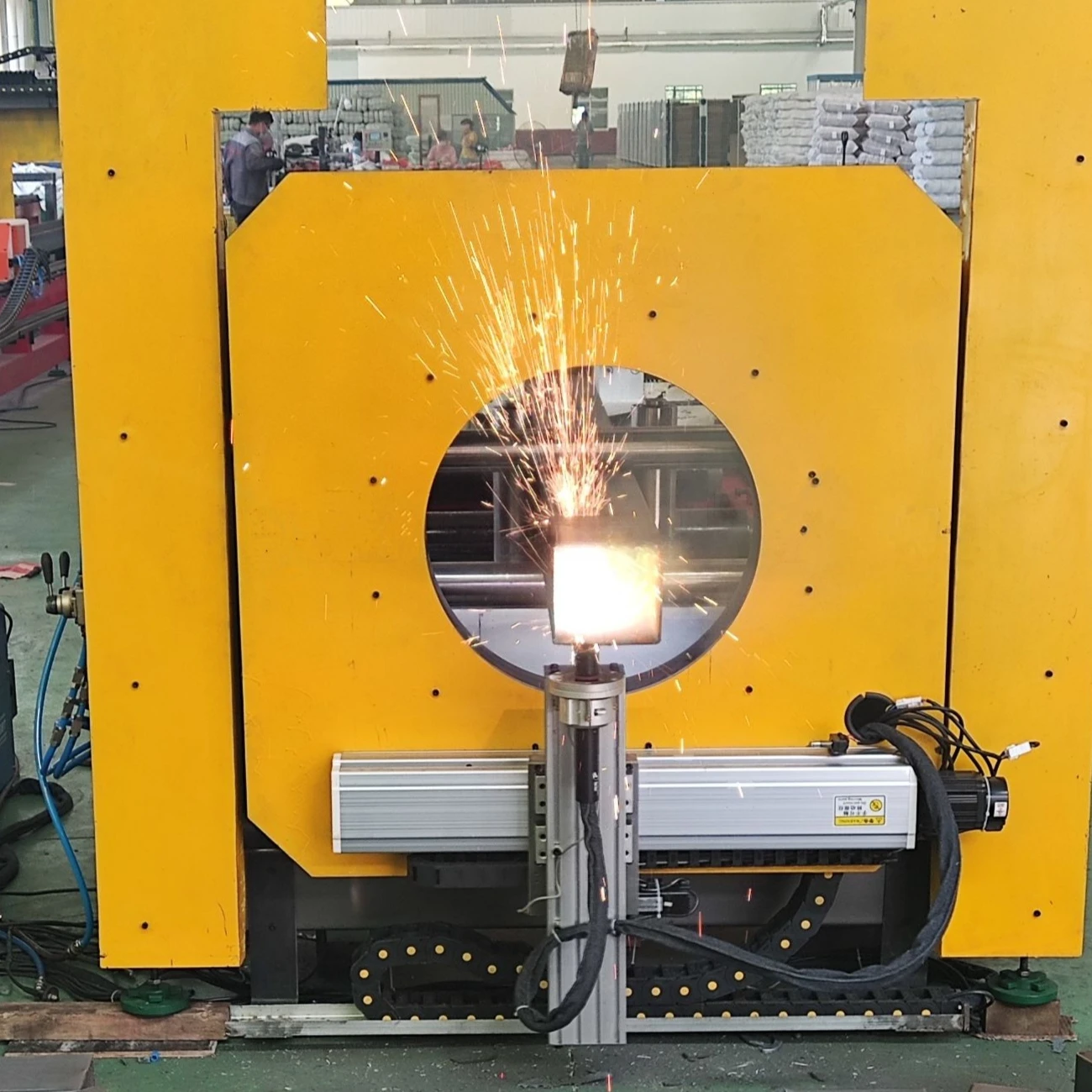 Wide Flange Beam Robot Plasma Cutter,3D Pipe Profile Gas Bevel Cutting Machine of Pipe