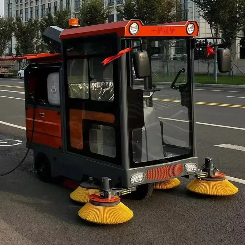 Driving Type Vacuum Street Sweeper Truck Road Sweeping Cleaning Machine Four Brushes Electric Ride on Floor Sweeper