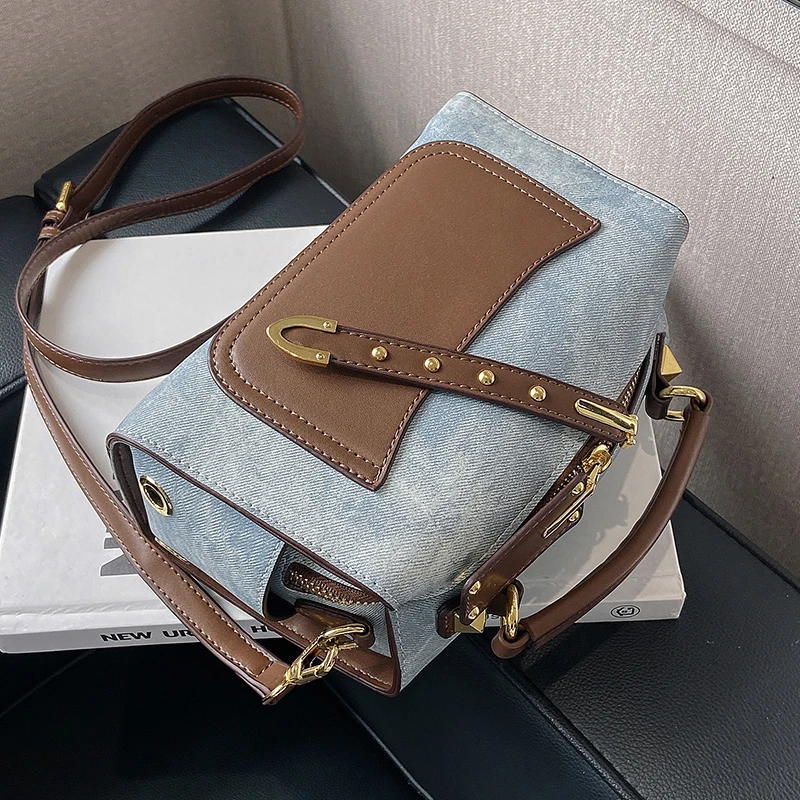 Designer Brand 2023 New High Quality Denim Pillow Bag Fashion Color Contrast Handbags for Women Crossbody Bag Bolsa Feminina