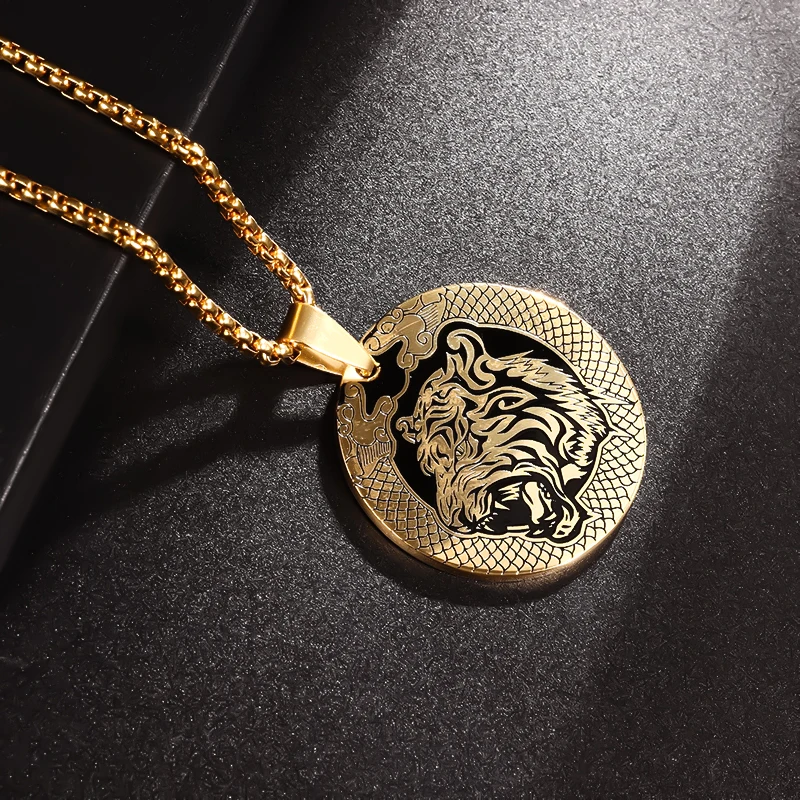 Fashion Domineering Tiger Head Medal Pendant Stainless Steel Animal Necklace Men and Women Hip-Hop Trend Party Jewelry Gift