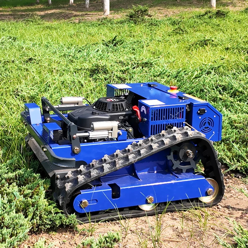 Personalizzato Un robot che può essere un tosaerba telecomandato dotato di pale da neve regolabili e spazzaneve multifunzionali.