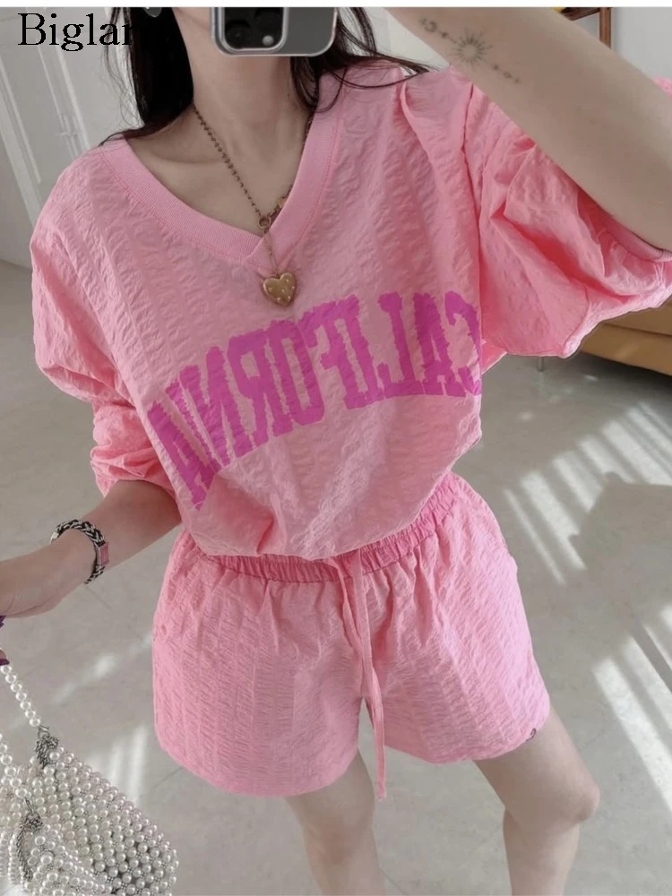 

Spring Summer Pink 2 Two Piece Set Women V-Neck Letter Print Fashion Ladies Blouses Wide Leg Loose Korean Style Woman Shorts