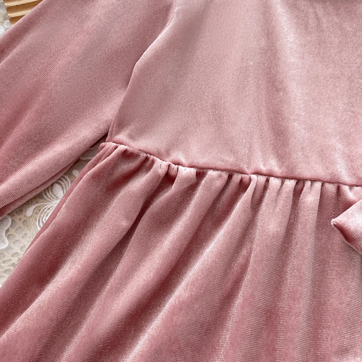 Humor Bear Mädchen-Seiden-Samt-Prinzessinnenkleid mit Langen Ärmeln, Schleife, Rüschen und Ausgestelltem Saum im Prinzessinnenstil, Herbstmode – Detail 5