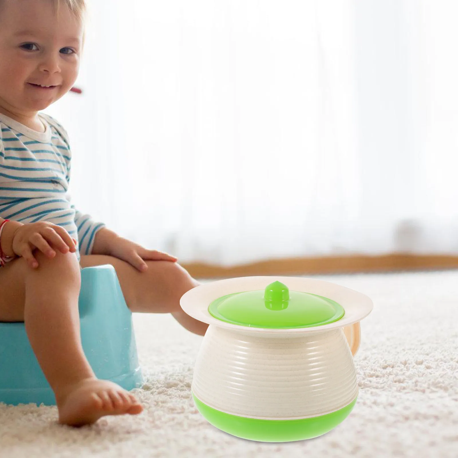 

Portable Plastic Chamber Pot with Lid Urine Bucket for Elderly Kids Pregnant Women Home Travel Bedroom Camping Unisex Spittoon