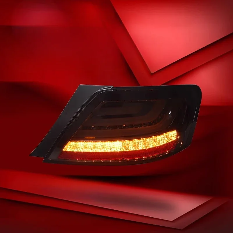 تنطبق على Toyot 05-09 مجموعة مصابيح خلفية Razo القديمة المعدلة LED أضواء الجري أضواء الفرامل أضواء إشارة الانعطاف المائية