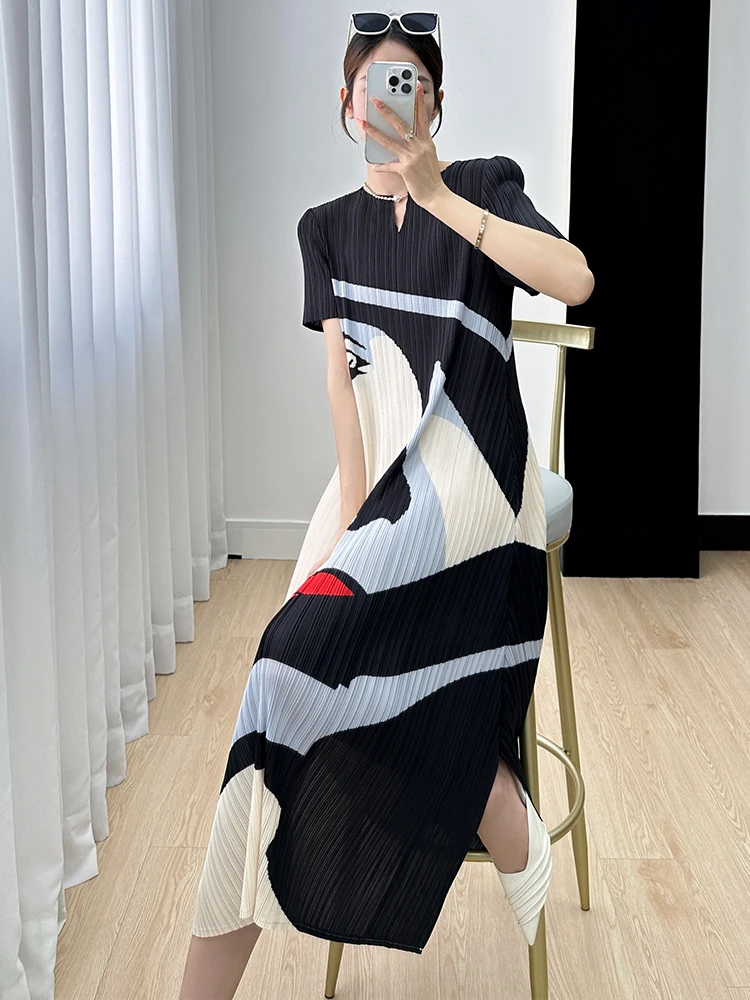

Loose Printed V-Neck Long Dress with Pleats Short Sleeve Korean Style Commute A-Line Silhouette Slimming Effect Summer Dress