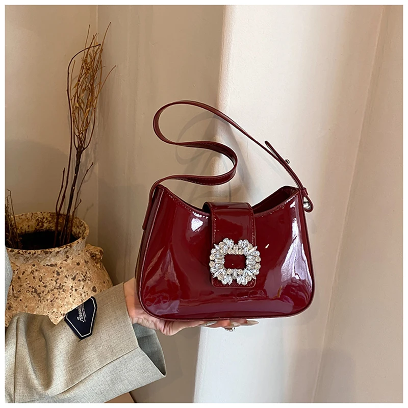 High End Burgundy Patent Leather Glossy Underarm Bag 2024 New Ladies Sparkling Diamond Shoulder Bag Elegant Banquet Handbag Tide