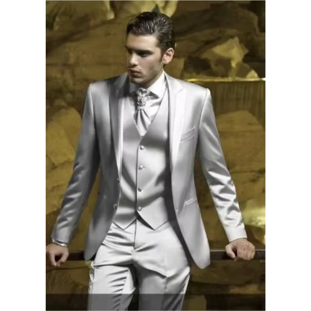 

Silver Grey Satin Men Suits Slim Fit Peaked Lapel Two Buttons Simple Stage Prom Groom Outfit Custom Blazer Men 3 Pieces Terno