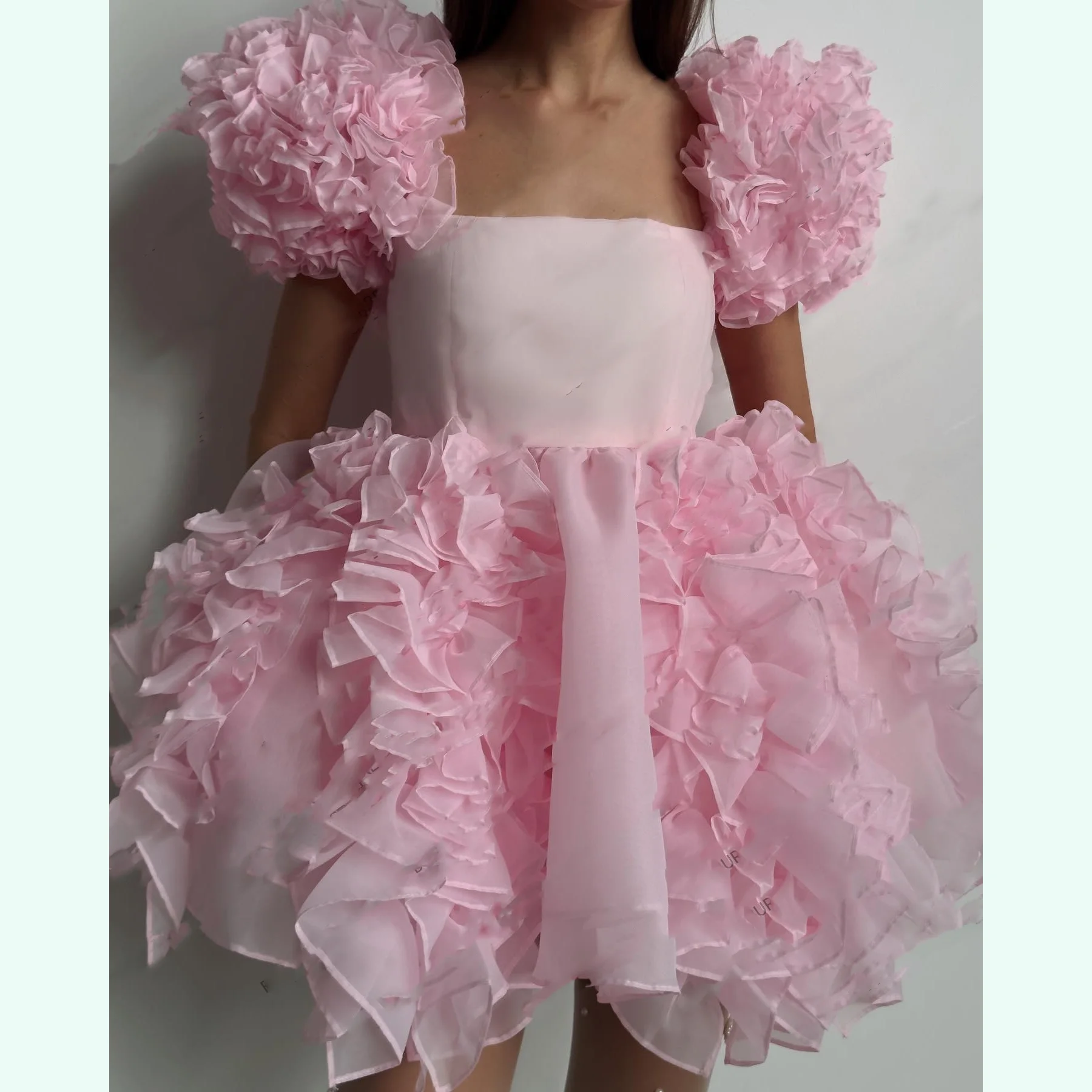 

New Fashion Prom Gowns Pink Lush Layered Extra Women Dresses To Party with Sleeve Mini Length Custom Ruffle Prom Gowns