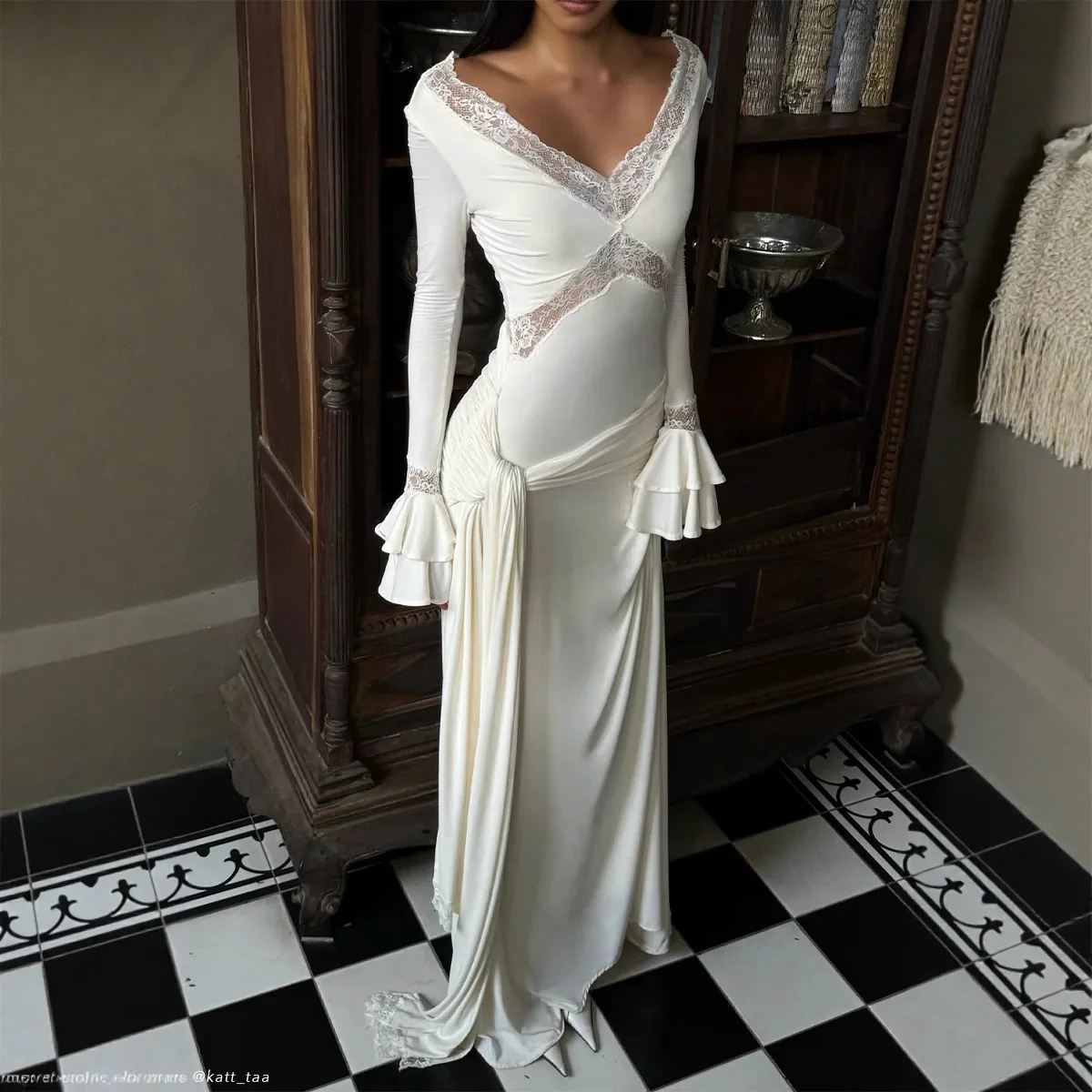 

Yaminiya Women's Sexy Lace Lace Lace Up Flared Sleeve Long Dress Tight and Elegant Party Vacation Dress 2025 Autumn/winter New