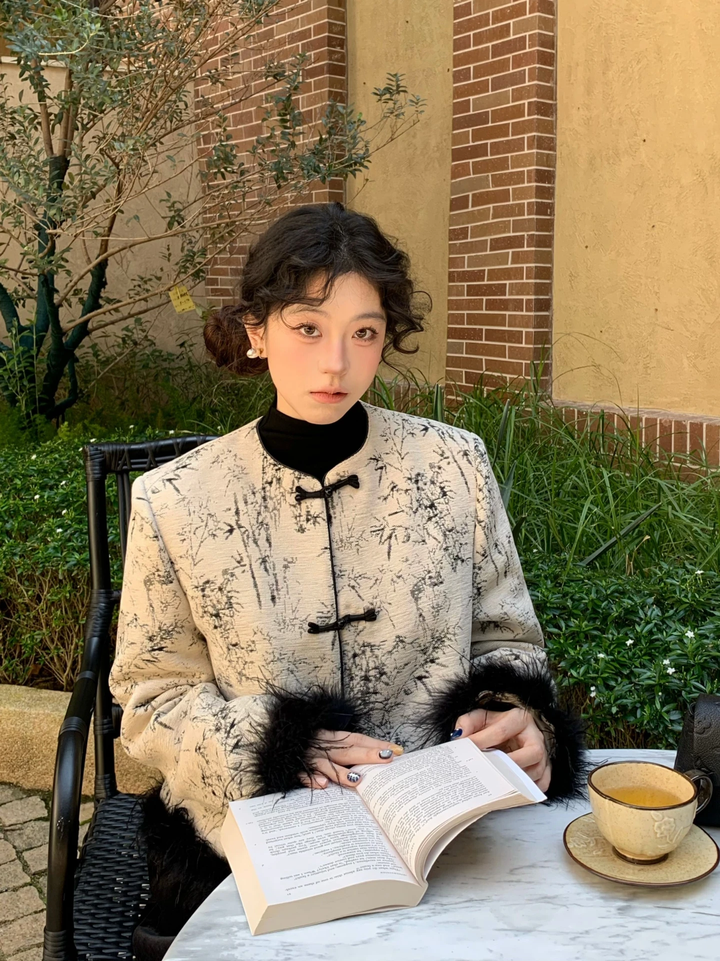 

Моби Пекин Эле Лэйди! Ретро-куртка с вышивкой и перьями страуса в новом китайском стиле, пуховик, верхняя одежда