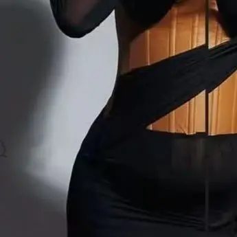 Abiti da festa eleganti da donna con spalle scoperte con guanti a strati sirena nero rosso tulle modesto abito da cerimonia nuziale lungo con corsetto