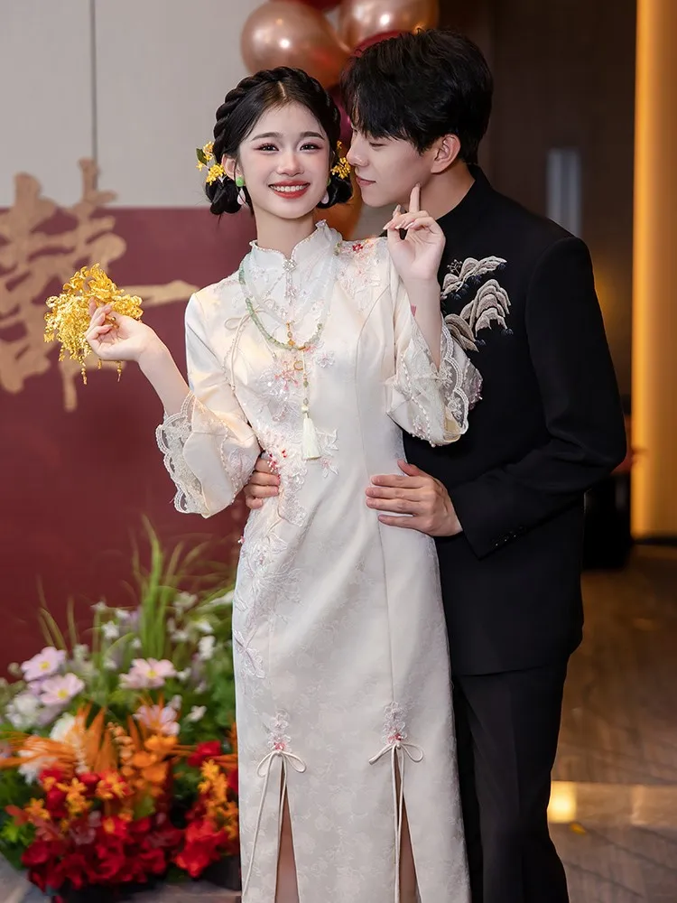 

New Chinese-style wedding dress cheongsam bride's toasting engagement return