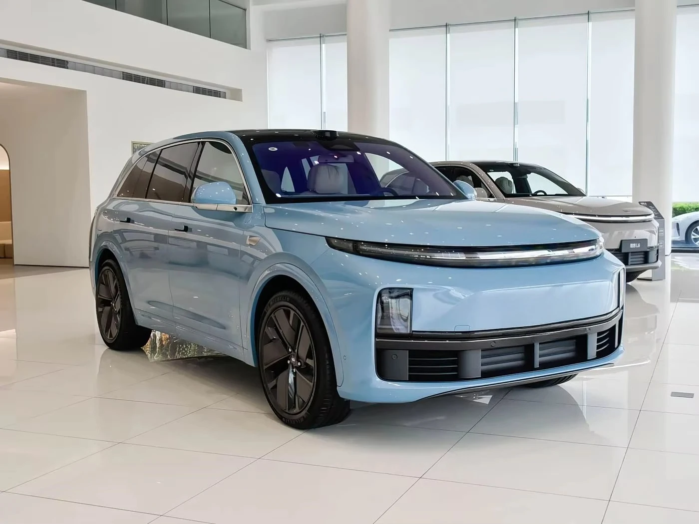 2025 Li Auto L7 Max Luxury Extended Range Electric Car Dual Motor Smart Driving Fast Charge Large Family SUV New Energy Vehicle