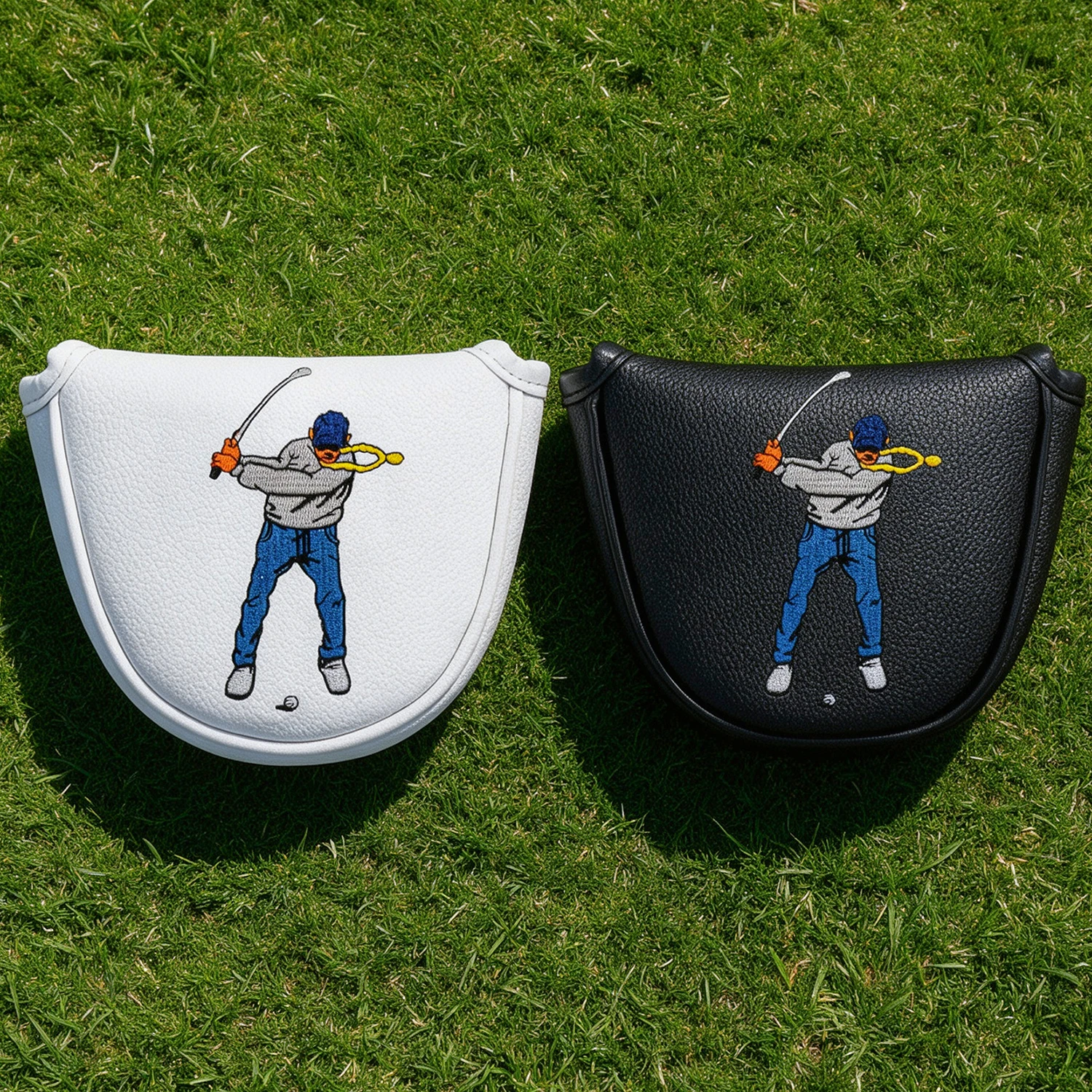 Golf Clubs - 1個入り、マレット型ゴルフパターヘッドカバー。白／黒のゴルフクラブ保護カバーで、ゴルファーのスイングパターンがデザインされています。実用的なゴルフアクセサリーで、プレゼントにも最適です。
