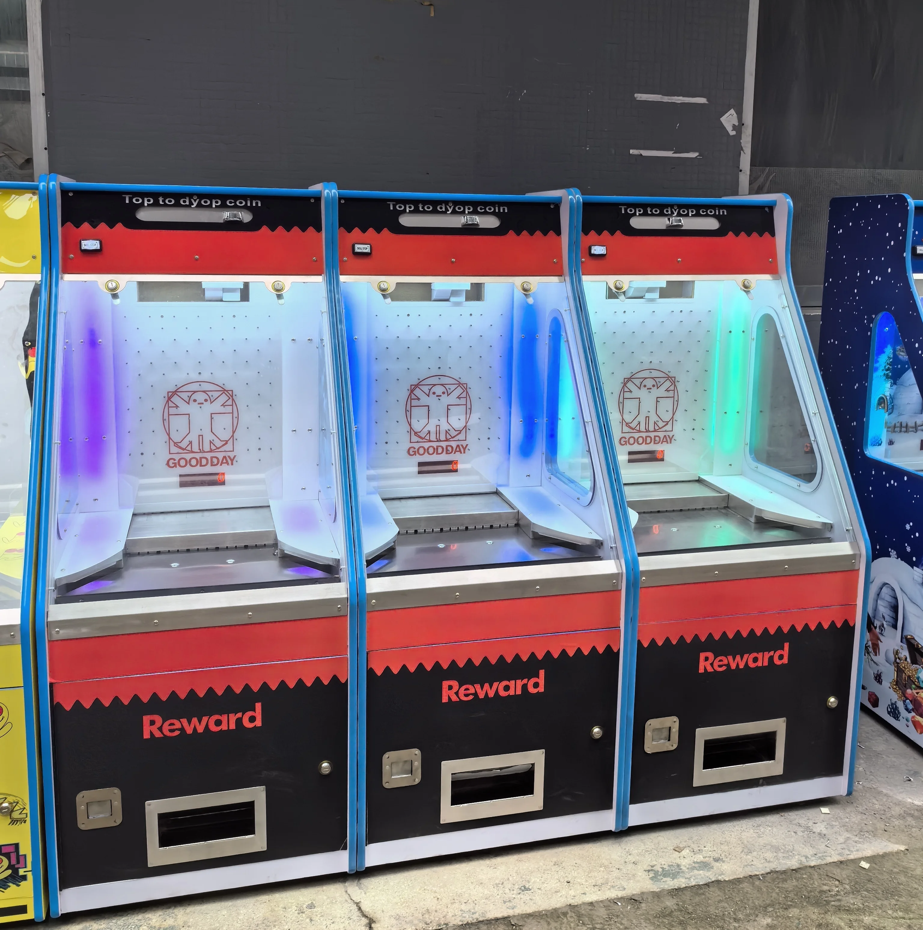 Manufacturer High Quality Classic Quarter Pusher Machine Avalanche Coin Token Coin Pusher Machine Game Fun Amusement