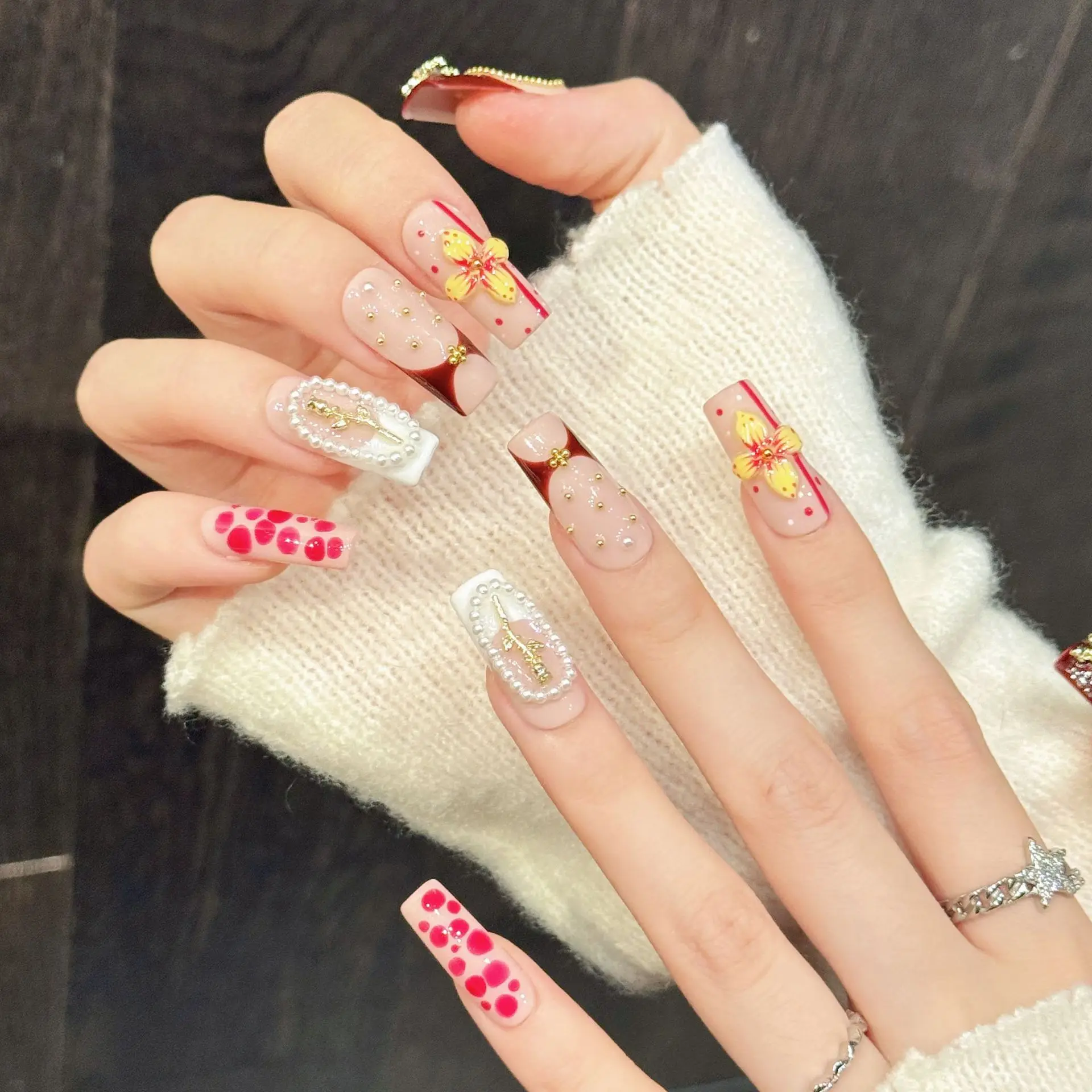 

10PCS Elegant Long Square Nails Soft Pink Handmade with 3D Pearl Decorations False Nails for WomenWith 4-PIECE Tool Adhesive