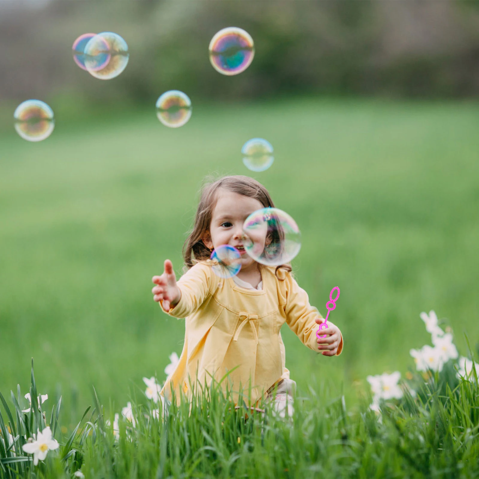 100Pcs Creative Bubble Blower Stick Funny Bubble Making Wands Interesting Bubble Maker Toys for Children Kids Teens (Random Colo