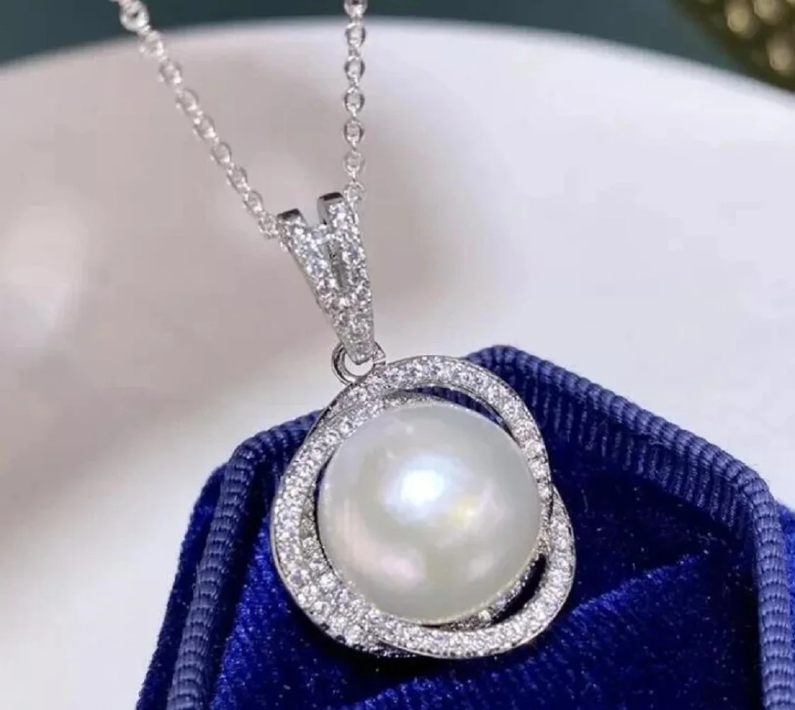 Fashionable and high-end pearl pendant AAA12-13mm natural South Sea white circular pearl pendant 18inch 925S