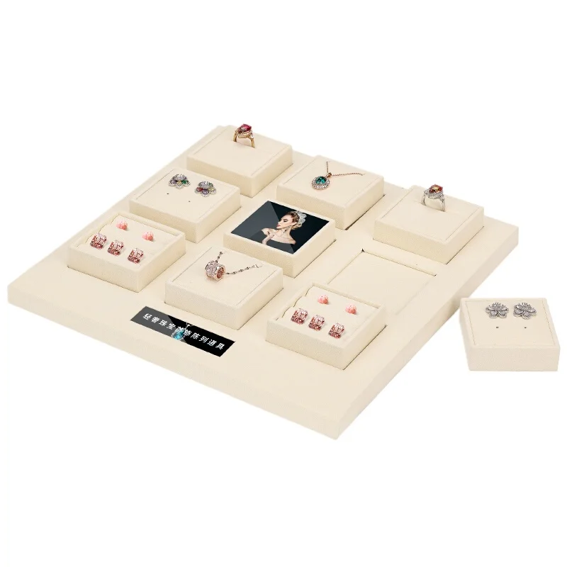 

Luxury Creative Jewelry Display Metal Earring Ring Holder Tray Counter Showcase for Necklace Bracelet Store Decoration