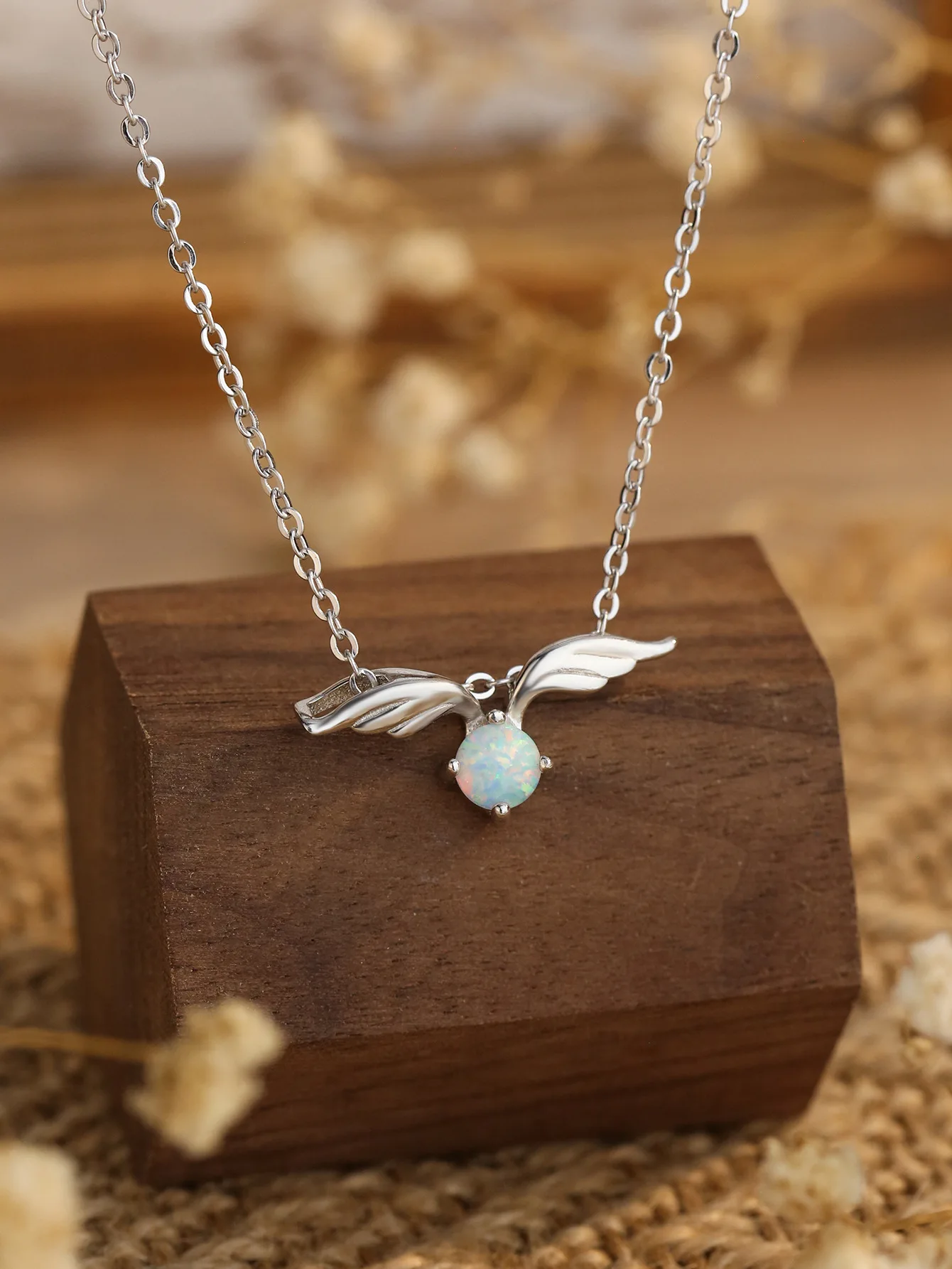 

100% 925 Silver Women's Glossy Opal "Liberty Wings" Necklace with Minimalist Exquisite Style for Women's Daily or Office Wearing