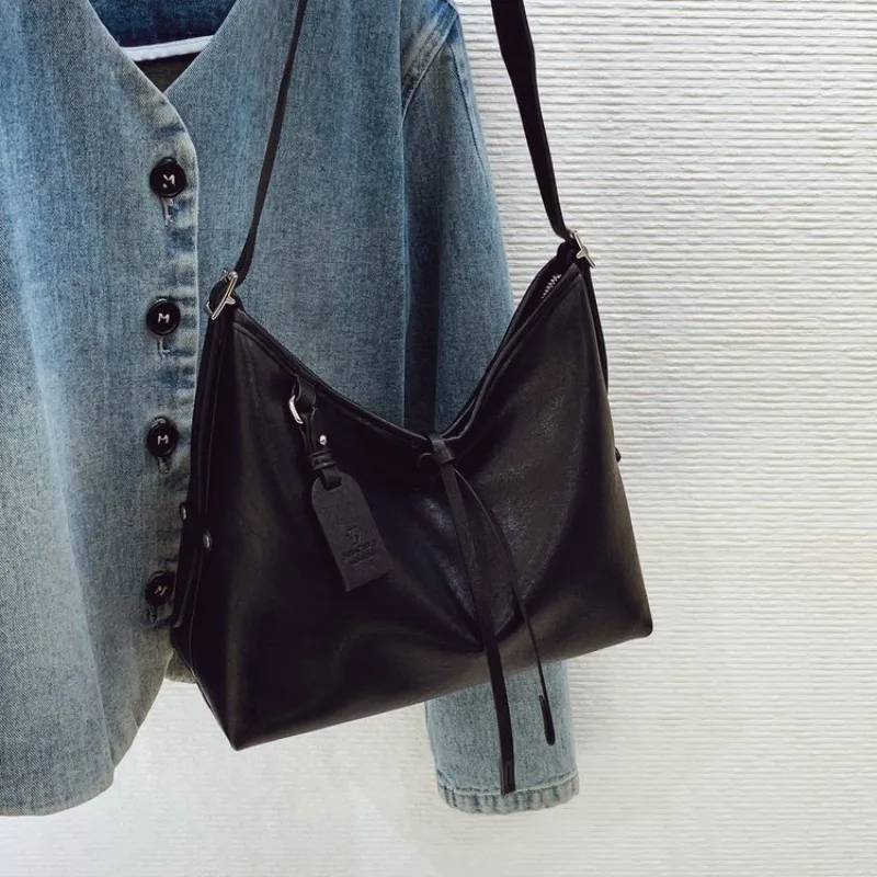 modern-party-bag-luxury-designer-diaper-bag-for-women-elegant-leather-tote-vintage-crossbody-stylish
