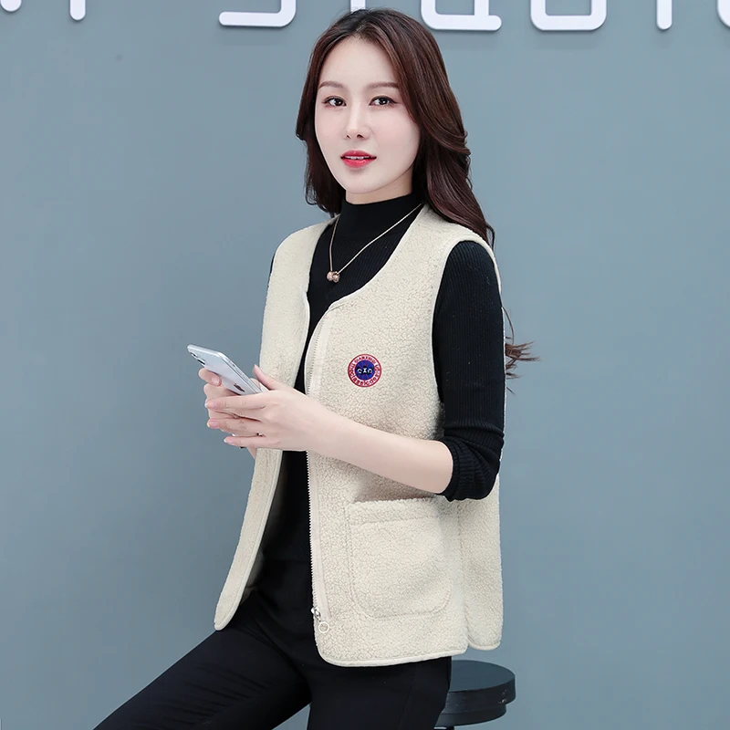 

Faionable Mom's ort Casual Lamb Velvet Vest Women's Outerwear Mid-aged And ly ort Vest Autumn New Arrival
