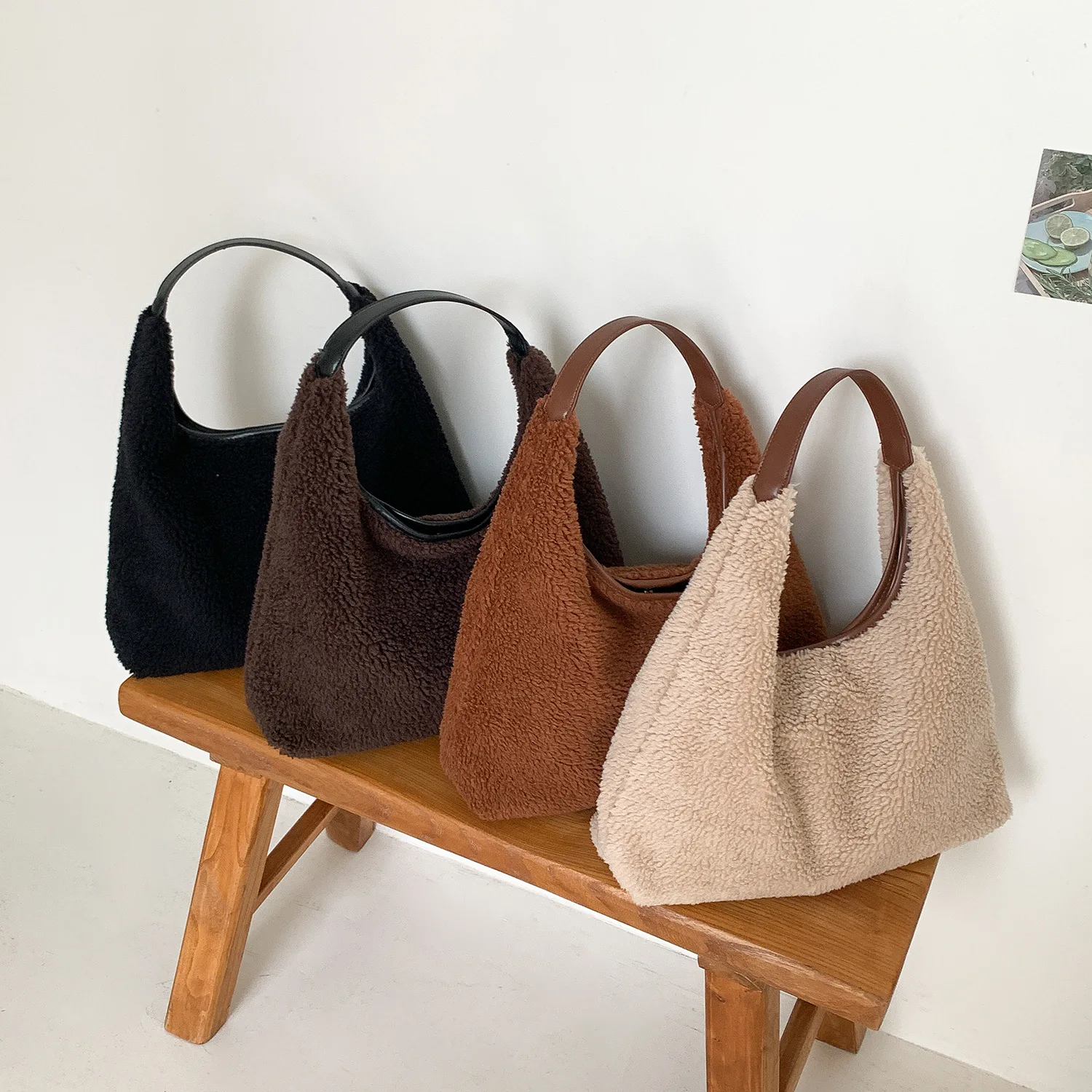 

Plush Large Capacity Shoulder Bags Commuting Tote Bags Basic Style 2026 Hot Sale Autumn and Winter Casual Women's Handbags