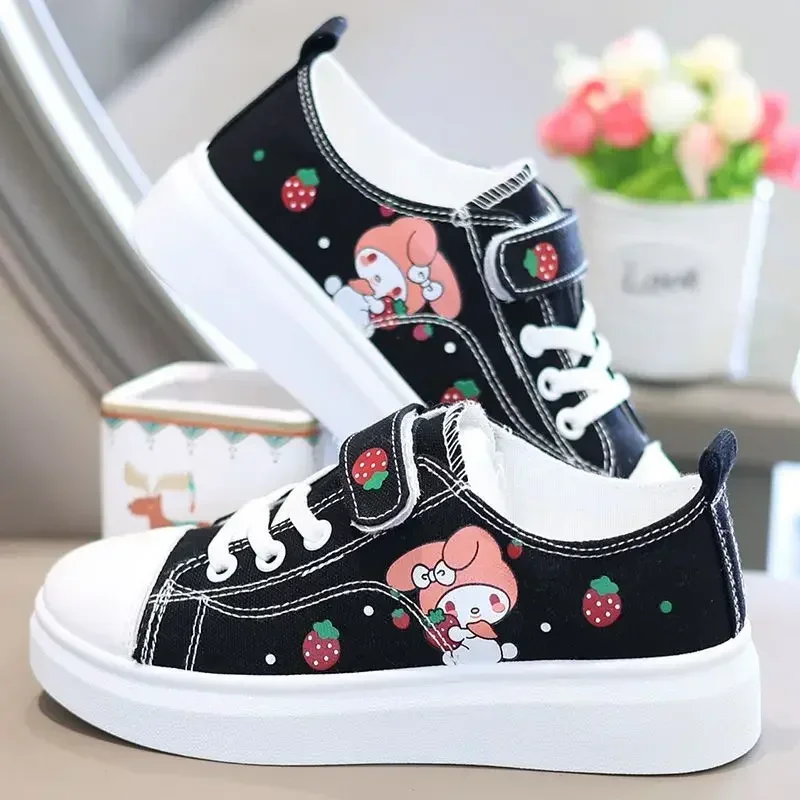 Sanrio Kinder Turnschuhe mit weichen Sohlen Skate Kuromi Freizeitschuhe Mädchen Segeltuchschuhe My Melody Frühling Herbst Sportschuhe