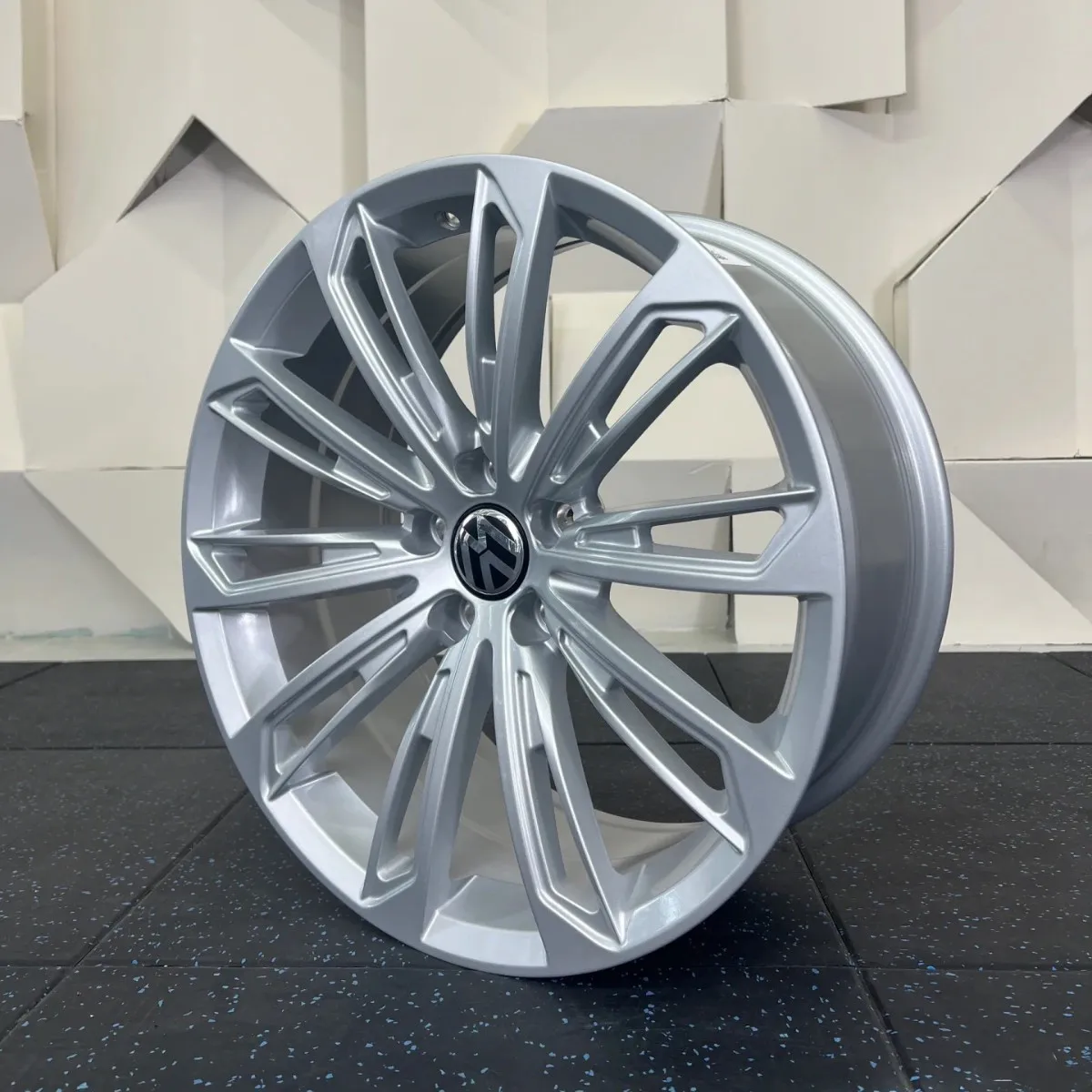 

Подходит для 16, 17, 18, 19 дюймов Volkswagen Maiteng за границей кувки ступицы вращающегося колеса Passat C Bora модифицированное стальное кольцо