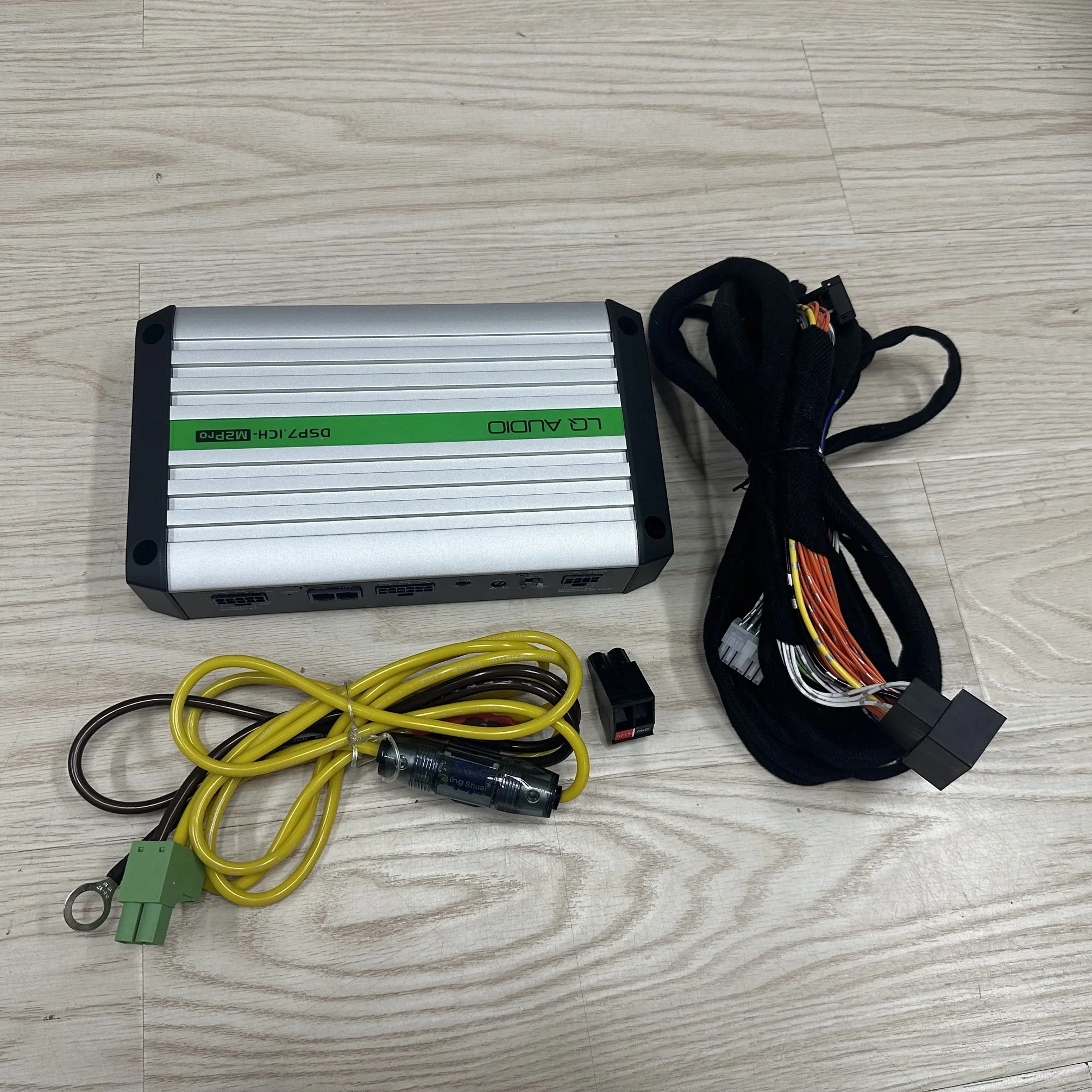 Amplificador de Potência DSP LQ-F960 Pro para Saída de 6.1 Canais BM 650W RMS Plug and Play Acessório de Áudio Automotivo Classe D