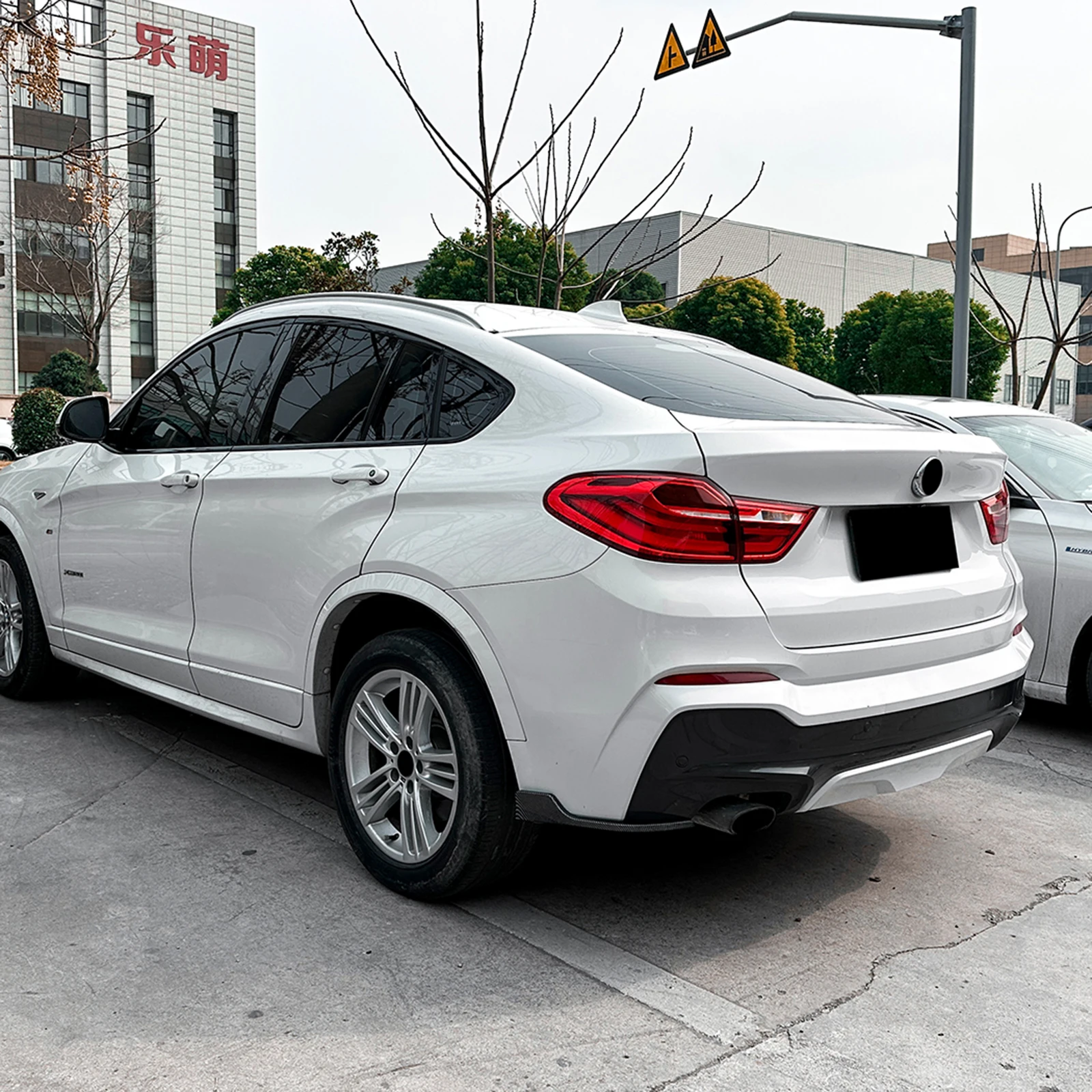 2PCS Car Rear Bumper Side Lower Spoiler Corner Trim For BMW X4 F26 M Sport 2014 2015 2016 2017 2018