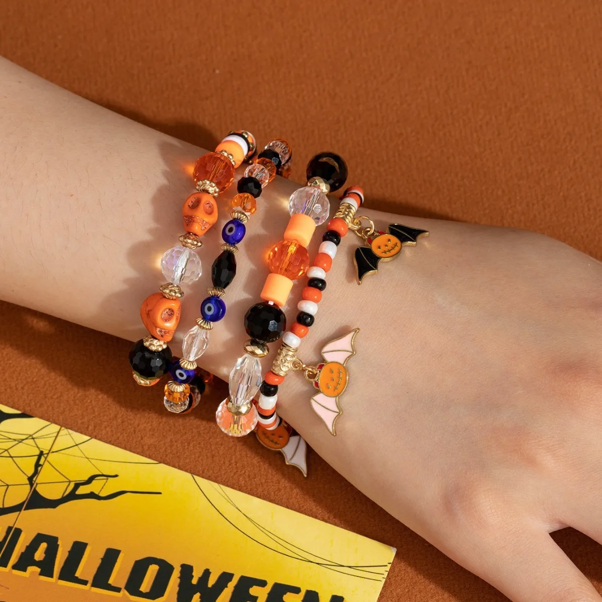 Halloween Bracelet Bat Spider Pumpkin Lifting Soft Ceramic Elastic Thread Handmade Party Bracelet Happy Halloween Day Gift 2024