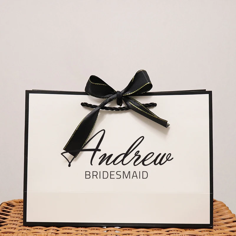 Personalized Bridesmaid gifts paper Bags Maid of Honor Custom Name Handbag Bridal Bachelorette Party Gifts Bride Wedding package