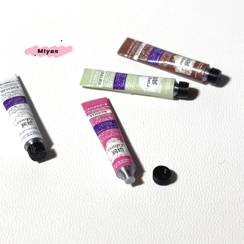 2Pcs Miniature Dollhouse Hand Cream Makeup Scene Decor Doll House Accessories Mini Beauty Props for Playhouses