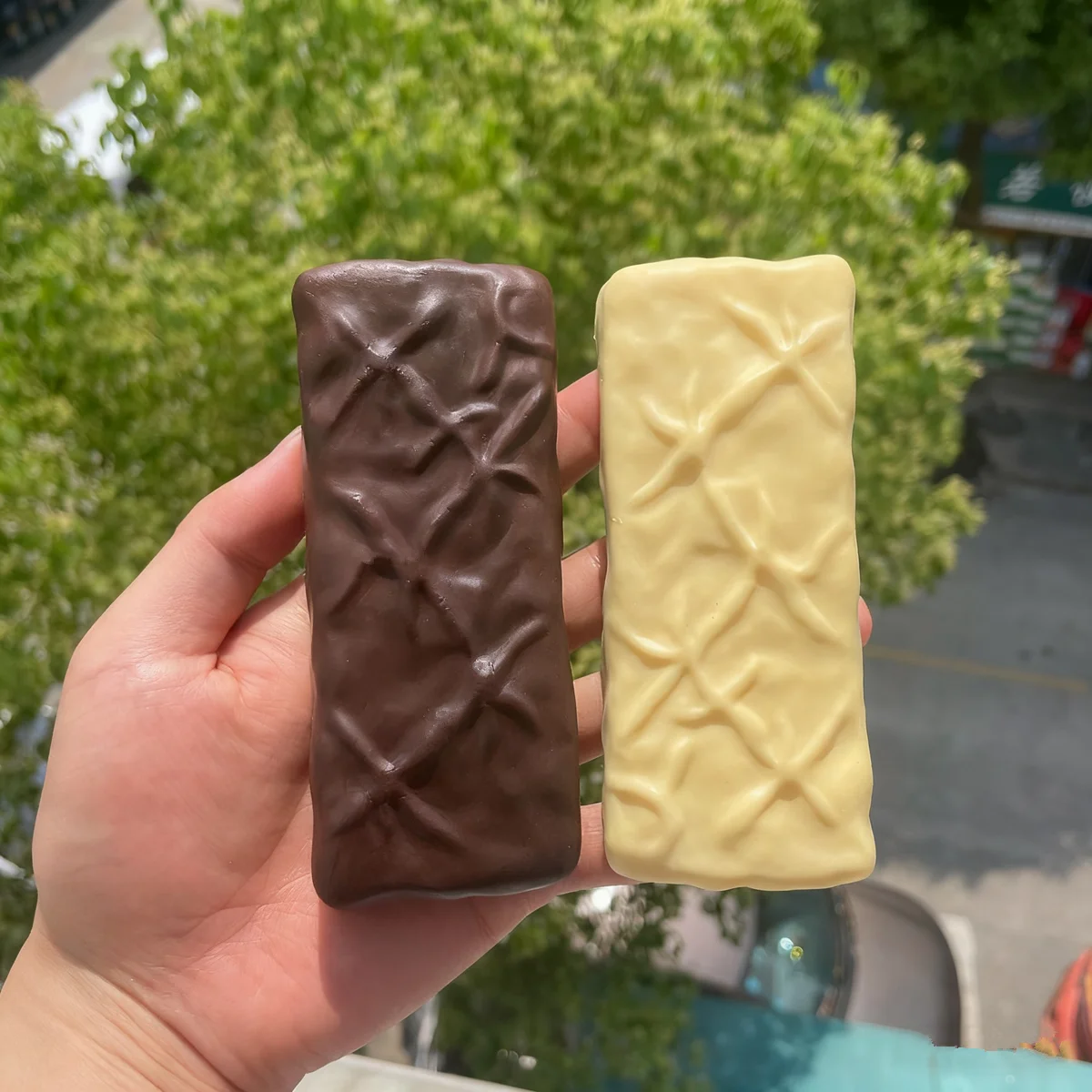 Juego de snickers blandos de tiro lento, barra de Chocolate falsa realista, juguete sensorial para aliviar el estrés, para adultos y niños, 2 uds.